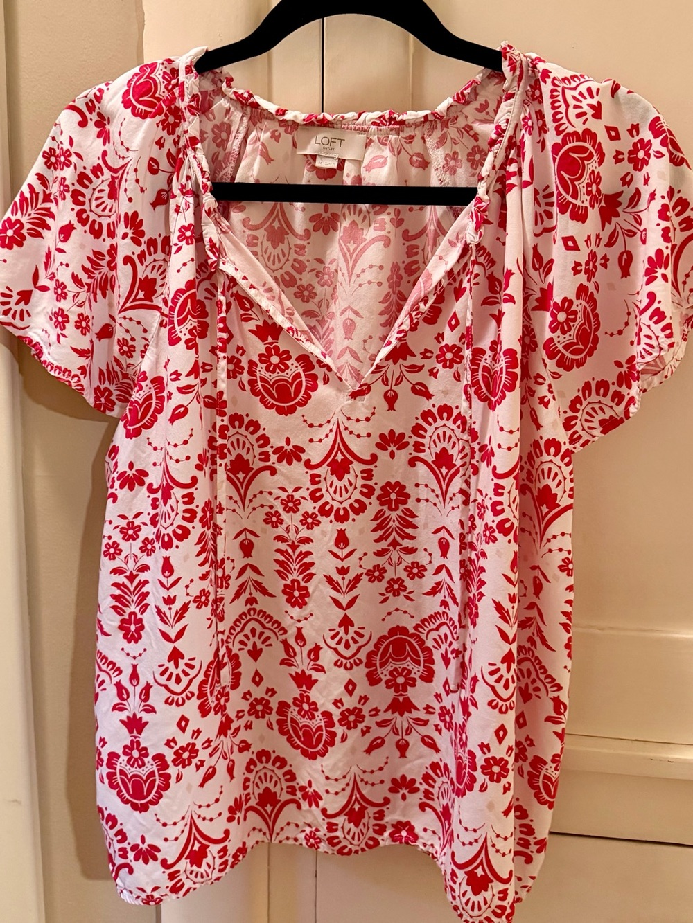 LOFT Outlet Red White Folk Floral Flutter Sleeve Blouse M